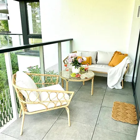 Zoli Stork - Hubnera 5 Varsovia