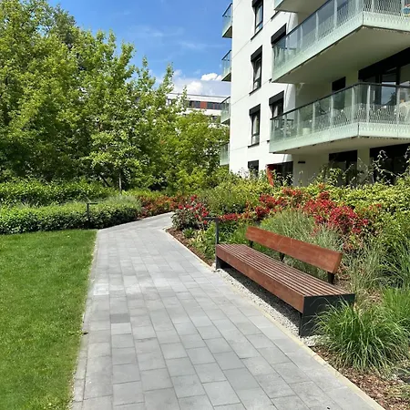 Zoli Stork - Hubnera 5 *