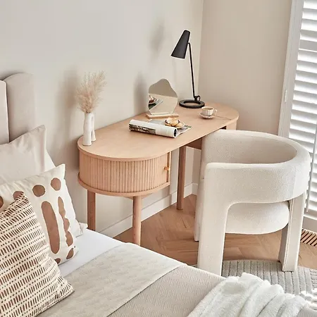 Zoli Stork - Hubnera 5 * Varsovie
