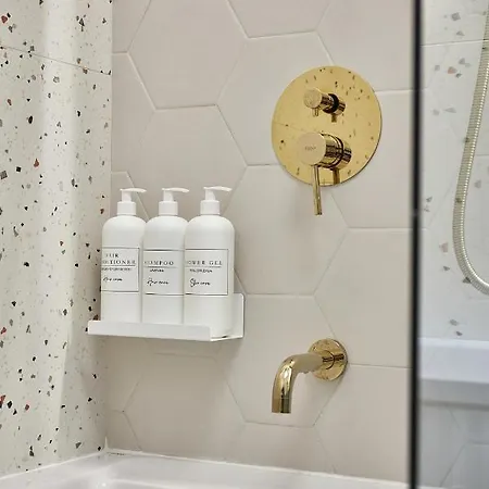 Zoli Stork - Hubnera 5 *